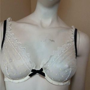I.D. Sarrieri White Lace Underwire Bra 32D